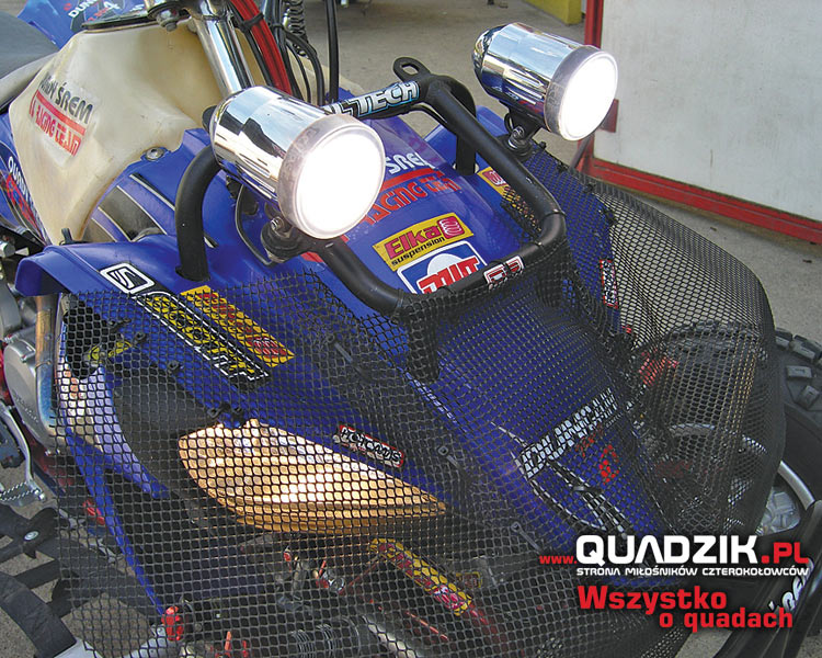 Quad został wyposażony w solidną "elektrownię". Zmianie musiały ulec także prądnica i regulator napięcia, tak aby wystarczyło energii do oświetlenia toru.